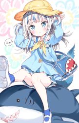 Rule 34 | 1girl, a (phrase), aged down, bag, blue eyes, blue hair, blush, fins, fish tail, gawr gura, hat, highres, hololive, hololive english, kindergarten uniform, multicolored hair, open mouth, school hat, shark tail, solo, streaked hair, tail, takahashi tetsuya, virtual youtuber, yellow hat
