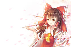 Rule 34 | 1girl, ascot, bow, brown eyes, brown hair, cherry blossoms, collarbone, detached sleeves, grin, hair bow, hair tubes, hakurei reimu, ji dao ji, long hair, outstretched hand, parted lips, petals, ribbon-trimmed sleeves, ribbon trim, sarashi, skirt, skirt set, smile, solo, touhou, branch, upper body, white background, wide sleeves, wind