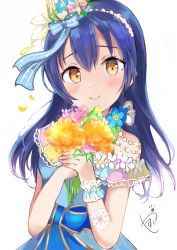 1girl absurdres bare_shoulders blue_hair blush bouquet closed_mouth commentary_request female_focus flower hair_between_eyes hair_ornament highres holding holding_bouquet long_hair looking_at_viewer love_live! love_live!_school_idol_festival love_live!_school_idol_project simple_background smile solo sonoda_umi sunya_(honorin-yuunibo) white_background yellow_eyes