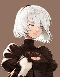 Rule 34 | 2b (nier:automata), artist request, black hairband, blue eyes, brown background, cleavage cutout, clothing cutout, dress, hair between eyes, hairband, juliet sleeves, long sleeves, mole, mole under mouth, nier:automata, nier (series), one eye closed, puffy sleeves, short hair, simple background, solo, turtleneck, turtleneck dress, white hair