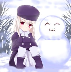 Rule 34 | 1girl, 2channel, :3, ^ ^, aged down, blush, boots, cameo, child, closed eyes, fate/stay night, fate/zero, fate (series), fur hat, hat, highres, illyasviel von einzbern, jacket, long hair, looking at viewer, pink eyes, purple footwear, purple hat, scarf, sitting, smile, snow, snowman, solo, white hair, white scarf, yaruo, yu1