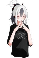 Rule 34 | 1girl, black hair, black horns, black shirt, blue archive, blush, closed mouth, demon horns, grey hair, grey halo, halo, highres, horns, kayoko (blue archive), long hair, looking at viewer, multicolored hair, multiple horns, ponytail, red eyes, shirt, short sleeves, showtime775, simple background, solo, upper body, white background