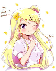 Rule 34 | 1girl, blonde hair, blush, closed mouth, clothing request, dated, english text, falling petals, floating hair, flower, hair bun, hair flower, hair ornament, hairclip, hand up, happy birthday, hara yui, index finger raised, kin-iro mosaic, kujou karen, long hair, looking at viewer, official alternate costume, official art, one eye closed, petals, purple eyes, shiny clothes, simple background, smile, solo, swept bangs, tareme, upper body, very long hair, white background, x hair ornament, yellow flower