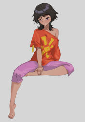 Rule 34 | 1girl, arm behind back, barefoot, black hair, blush, chuck (harfmoondark), closed mouth, collarbone, dark-skinned female, dark skin, full body, grey background, highres, invisible chair, long hair, looking at viewer, off shoulder, original, pants, pink pants, purple eyes, red shirt, shirt, short sleeves, simple background, single bare shoulder, sitting, solo
