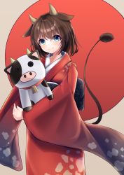 Rule 34 | 1girl, absurdres, animal ears, blue eyes, brown background, brown hair, chinese zodiac, closed mouth, cow ears, cow girl, cow horns, cow tail, hair between eyes, highres, hinata (user rjkt4745), horns, japanese clothes, kimono, long sleeves, looking at viewer, obi, hugging object, original, red background, red kimono, sash, smile, solo, stuffed cow, tail, tail raised, two-tone background, wide sleeves, year of the ox