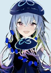 Rule 34 | 1boy, androgynous, arknights, bishounen, blue background, blue hair, blue hat, crossed bangs, gloves, hair between eyes, hand up, hat, highres, jellyfish, long hair, looking at viewer, male focus, mizuki (arknights), open mouth, presenting, purple eyes, simple background, smile, solo, tetuw, upper body