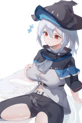 Rule 34 | 1girl, absurdres, arknights, black capelet, black headwear, black pants, breasts, capelet, clothing cutout, commentary request, grey shirt, hair between eyes, highres, large breasts, leggings, manatsu no yo no inmu, pants, red eyes, shirt, silver hair, simple background, sitting, skadi (arknights), solo, thigh cutout, thighs, white background, zombie ke