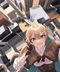 Rule 34 | 1girl, ahoge, brown capelet, brown cloak, brown corset, brown eyes, brown hair, cape, capelet, cityscape, cloak, corset, crossed bangs, double-parted bangs, from above, gloves, hair between eyes, highres, hololive, hololive english, looking at viewer, multicolored hair, nanashi mumei, nanashi mumei (1st costume), partially fingerless gloves, perspective, ribbon, selfie, shirt, smile, streaked hair, v, virtual youtuber, white shirt, yoo hwa
