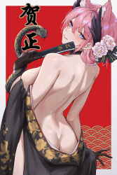 1girl absurdres animal_ear_fluff animal_ears ass back black_choker black_gloves black_kimono blue_eyes blush breasts butt_crack cat_ears cat_girl choker e.c.ho earrings floral_print floral_print_kimono flower from_behind gloves grin hair_between_eyes hair_flower hair_ornament hair_wings hand_fan highres holding holding_fan indie_virtual_youtuber japanese_clothes jewelry kimono large_breasts large_ears looking_at_viewer looking_back median_furrow medium_hair paper_fan pink_flower pink_hair pink_pupils red_background sakurada_hane shoulder_blades smile snake solo stud_earrings thighs virtual_youtuber