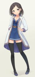 Rule 34 | 1girl, absurdres, belt, belt buckle, black thighhighs, blue dress, blue footwear, blue hairband, blush, breasts, brown belt, brown eyes, brown hair, buckle, cleavage, closed mouth, coat, collarbone, dress, full body, hairband, hands on own hips, head tilt, highres, idolmaster, idolmaster cinderella girls, long sleeves, looking at viewer, open clothes, open coat, parted bangs, saejima kiyomi, short dress, short hair, simple background, small breasts, smile, solo, standing, tachi-e, thighhighs, white background, white coat, yama tatsuo, zettai ryouiki