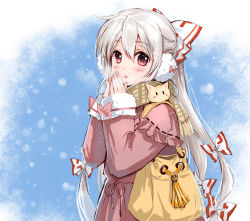 Rule 34 | 1girl, alternate costume, bag, blush, bow, breath, coat, commentary request, contemporary, earmuffs, fujiwara no mokou, hair between eyes, hair bow, highres, jokanhiyou, long hair, long sleeves, looking at viewer, parted lips, pink coat, red eyes, scarf, snowing, standing, touhou, very long hair, white hair