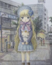 1girl blonde_hair blush bonnet bow building dress emikuraya flower grey_eyes grey_sky hair_flower hair_ornament highres holding holding_stuffed_toy long_hair oil_painting_(medium) original outdoors painting_(medium) sky solo_focus standing stuffed_animal stuffed_cat stuffed_toy town traditional_media very_long_hair wavy_hair