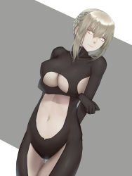 Rule 34 | 1girl, aito, artoria pendragon (fate), artoria pendragon (lancer alter) (fate), blonde hair, breasts, cleavage, closed mouth, fate/grand order, fate (series), gloves, highres, large breasts, looking at viewer, navel, saber alter, short hair, smile, solo, underboob, yellow eyes