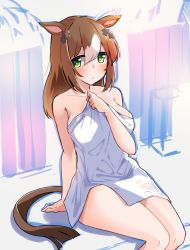 alternate_costume alternate_hairstyle animal_ears bad_id bad_pixiv_id blush breasts brown_hair covering_privates fine_motion_(umamusume) green_eyes hair_between_eyes hair_down hair_ornament highres horse_ears horse_girl horse_tail komb long_hair looking_at_viewer medium_breasts naked_towel sitting tail towel umamusume