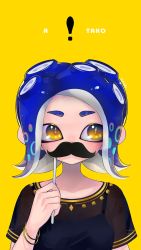 Rule 34 | !, 1girl, bad id, bad twitter id, black shirt, blue hair, bracelet, commentary, fake facial hair, fake mustache, highres, holding, jewelry, kashu (hizake), looking away, monster girl, nintendo, octoling, octoling girl, octoling player character, print shirt, shirt, short eyebrows, short hair, short sleeves, signature, simple background, solo, splatoon (series), splatoon 2, splatoon 2: octo expansion, suction cups, symbol-only commentary, tentacle hair, thick eyebrows, upper body, yellow background, yellow eyes