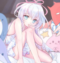 Rule 34 | 1girl, :o, artist name, blue eyes, dress, hair ribbon, indoors, knee up, long hair, looking at viewer, mana (shironeko project), on bed, pink ribbon, ribbon, shironeko project, sitting, solo, stuffed animal, stuffed penguin, stuffed toy, tokage (tokage0921), twitter username, white dress, white hair