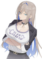 1girl absurdres aqua_eyes arms_under_breasts belt black_belt black_choker black_jacket black_skirt blue_hair breasts choker closed_mouth cms_(fei_ju_sang) collarbone colored_inner_hair commentary_request crossed_arms grey_hair hair_between_eyes highres jacket large_breasts long_hair multicolored_hair open_clothes open_jacket original shirt simple_background skirt sleeves_rolled_up smile solo standing two-tone_hair upper_body white_background white_shirt