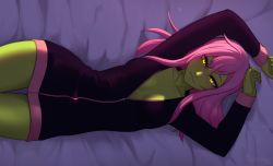 Rule 34 | 1girl, alisa (razalor), breasts, colored skin, commentary, cowboy shot, english commentary, glowing, glowing eyes, green skin, arms up, hands up, jacket, long hair, long sleeves, looking at viewer, lying, medium breasts, on back, on bed, original, parted lips, partially unzipped, pink hair, purple jacket, razalor, solo, thigh gap, unzipped, yellow eyes