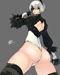 Rule 34 | 1girl, artist name, ass, backless outfit, black hairband, blindfold, bob cut, boots, cowboy shot, feather-trimmed sleeves, gloves, grey background, grey thighhighs, hairband, highleg, highleg leotard, legs apart, leotard, lips, mole, mole under mouth, nier (series), nier:automata, parted lips, pink lips, short hair, signature, silver hair, skindentation, solo, thigh boots, thighhighs, thighs, turtleneck, white leotard, 2b (nier:automata), youhei 64d