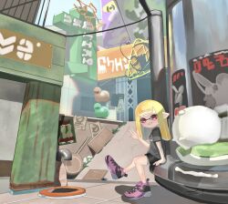 Rule 34 | 1girl, absurdres, bike shorts, black shorts, blonde hair, building, commentary request, cross-laced footwear, full body, grate, grey shirt, highres, inkling, inkling (language), inkling girl, inkling player character, long hair, looking at viewer, negi kobito, nintendo, outdoors, pink footwear, pointy ears, print shirt, red eyes, sewer grate, shirt, shoes, shorts, sitting, smile, solo, splatoon (series), splatoon 2, teeth, tentacle hair, waving