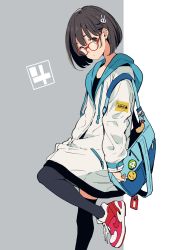 Rule 34 | 1girl, amulet, arm at side, badge, bag, bag charm, bespectacled, black thighhighs, blue bag, bob cut, brown hair, button badge, casual, charm (object), closed mouth, clothes writing, dot nose, drawstring, expressionless, eyebrows hidden by hair, foot out of frame, from side, glasses, grey background, hair behind ear, hair between eyes, hair ornament, highres, hood, hood down, hoodie, imigimuru, kono bijutsubu niwa mondai ga aru!, leg up, long sleeves, looking at viewer, looking to the side, official art, omamori, pink footwear, rabbit hair ornament, red-framed eyewear, red footwear, romaji text, shoelaces, shoes, short hair, shoulder bag, simple background, sneakers, solo, standing, tareme, thighhighs, two-tone background, usami mizuki, white background, white hoodie, yellow eyes, zipper