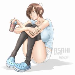 Rule 34 | 1girl, aizawa asahi (unbalance), breasts, brown eyes, brown hair, cellphone, crocs, dated, drink, full body, highres, large breasts, open mouth, original, phone, short hair, short shorts, shorts, signature, simple background, smartphone, socks, solo, thighs, unbalance