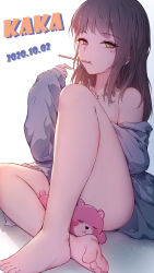Rule 34 | 1girl, absurdres, bare legs, bare shoulders, barefoot, blush, breasts, brown hair, collarbone, commentary request, dated, facial mark, feet, food in mouth, gradient background, grey background, grey shirt, heart, heterochromia, highres, knee up, long hair, long sleeves, looking at viewer, mouth hold, no pants, pink eyes, shirt, sitting, sleeves past wrists, small breasts, solo, stuffed animal, stuffed toy, teddy bear, xiao ren, yellow eyes
