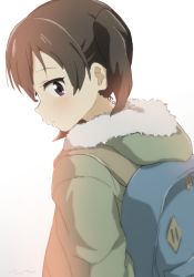 Rule 34 | 1girl, aayh, backpack, bag, black hair, blush, closed mouth, commentary request, fur-trimmed hood, fur trim, gradient background, green jacket, grey background, hood, hood down, hooded jacket, jacket, kuraue hinata, looking at viewer, looking back, purple eyes, solo, twintails, upper body, white background, yama no susume