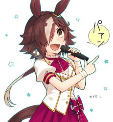 Rule 34 | 1girl, animal ears, blush, brown hair, hair over one eye, holding, holding microphone, horse ears, horse girl, horse tail, kotobuki (momoko factory), long hair, looking at viewer, microphone, open mouth, puffy short sleeves, puffy sleeves, short sleeves, smile, solo, speech bubble, tail, translation request, umamusume, vodka (umamusume), white hair, yellow eyes