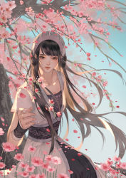 Rule 34 | 1girl, absurdres, blue sky, branch, brown hair, chinese clothes, duanmu rong (qin shi ming yue), flower, hairband, highres, looking down, outstretched hand, petals, qinshi mingyue, rongyan, sky, solo, tree, upper body