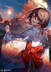 Rule 34 | 1girl, :d, asu (sinsekai), blush, bow, brown hair, cloud, earrings, fireworks, floral print, highres, holding fireworks, japanese clothes, jewelry, kimono, looking at viewer, looking back, low ponytail, multicolored hair, ocean, open mouth, red bow, shinsekai keikaku sinsekai city project, sky, smile, solo, sparkler, streaked hair, swept bangs, twilight, yellow eyes