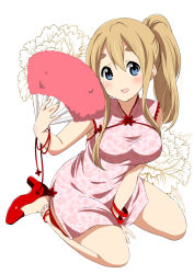 Rule 34 | 1girl, alternate hairstyle, anklet, between legs, blonde hair, blue eyes, blush, bracelet, china dress, chinese clothes, dress, flower, folding fan, hand between legs, hand fan, high heels, jewelry, k-on!, kotobuki tsumugi, long hair, looking at viewer, official style, open mouth, pumps, quipao, ragho no erika, round teeth, side ponytail, simple background, sitting, smile, solo, teeth, wariza, white background, ||/