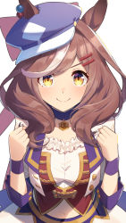 Rule 34 | 1girl, alternate costume, animal ears, breasts, brown hair, cabbie hat, clenched hands, closed mouth, collar, collarbone, commentary request, ei ei mun!, hair ornament, hairclip, hat, highres, horse ears, horse girl, looking at viewer, matikane tannhauser (umamusume), medium breasts, medium hair, midriff, multicolored hair, navel, nonono (1399900), simple background, smile, solo, stomach, streaked hair, umamusume, white background, yellow eyes