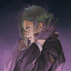 Rule 34 | 1boy, black gloves, commentary, dated commentary, gloves, green hair, hair over one eye, hizamaru (touken ranbu), male focus, open mouth, profile, purple background, short hair, solo, torn clothes, torn sleeves, touken ranbu, upper body, yellow eyes, zi tsas