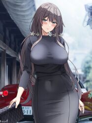 1girl artist_name black_hair black_shirt black_skirt blush breasts car closed_mouth commentary covered_navel english_commentary green_eyes hair_ornament highres holding keenh large_breasts long_hair looking_at_viewer motor_vehicle original outdoors shirt skirt smile solo