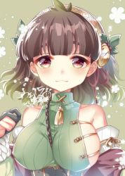 Rule 34 | 1girl, :3, bad id, bad pixiv id, between breasts, black gloves, breasts, brown hair, closed mouth, dated, detached sleeves, flower knight girl, gloves, green background, green eyes, hairband, large breasts, looking at viewer, multicolored eyes, partially fingerless gloves, red eyes, short hair, sideboob, simple background, skindentation, smile, solo, thick eyebrows, uehara (higanbachi), upper body, yomogi (flower knight girl)