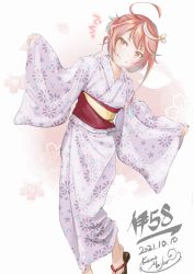 Rule 34 | 1girl, ahoge, alternate costume, artist name, character name, commentary request, dated, floral print, hair ornament, i-58 (kancolle), japanese clothes, kamo mayor, kantai collection, kimono, leaning to the side, looking at viewer, outstretched arms, pink hair, red eyes, sandals, smile, solo, white kimono, yukata