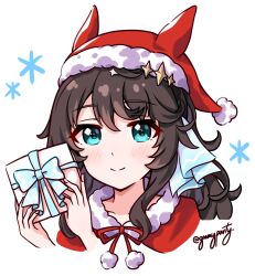Rule 34 | 1girl, animal ears, animal hat, black hair, blue eyes, blush, box, capelet, closed mouth, cropped torso, daring tact (umamusume), fake animal ears, fur-trimmed capelet, fur-trimmed headwear, fur trim, gift, gift box, goom (goomyparty), hands up, hat, highres, holding, holding gift, horse ears, long hair, looking at viewer, red capelet, red hat, santa hat, simple background, smile, solo, twitter username, umamusume, upper body, white background