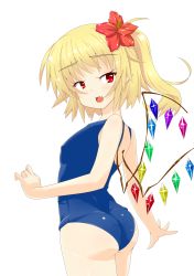 Rule 34 | 1girl, ass, blonde hair, blush, breasts, fang, flandre scarlet, flower, hair flower, hair ornament, hibiscus, highres, himenomikan, looking back, one-piece swimsuit, open mouth, pointy ears, red eyes, school swimsuit, short hair, side ponytail, simple background, small breasts, smile, solo, swimsuit, touhou, white background, wings