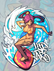 1girl barefoot bikini bleach breasts cleavage commentary dark-skinned_female dark_skin english_commentary floral_print full_body grin highres large_breasts leg_tattoo long_hair lydart_mclo orange_bikini ponytail purple_hair shihouin_yoruichi smile solo surfboard surfing swimsuit tattoo water waves yellow_eyes