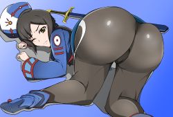 Rule 34 | 0901eiki, 1girl, all fours, ass, black hair, blue background, blush, bodysuit, boots, brown eyes, cameltoe, capelet, chloe valens, cropped jacket, from behind, hat, huge ass, jacket, looking at viewer, one eye closed, shadow, sheath, sheathed, shiny clothes, short hair, simple background, solo, sword, tales of (series), tales of legendia, top-down bottom-up, weapon, wince