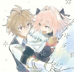 Rule 34 | 2boys, ahoge, armor, armored dress, astolfo (fate), black ribbon, brown hair, cape, cloak, commentary, fang, fate/apocrypha, fate (series), fur trim, gauntlets, hair ornament, hair ribbon, hippogriff, hug, hug from behind, long sleeves, looking at another, looking back, male focus, multicolored hair, multiple boys, nuu (liebe sk), pink eyes, pink hair, red eyes, ribbon, shirt, short hair, sieg (fate), trap, two-tone hair, waistcoat, white cape, white cloak, white shirt, yaoi