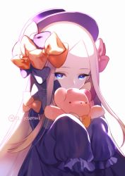 Rule 34 | 1girl, abigail williams (fate), black bow, black hat, blonde hair, blue eyes, bow, covered mouth, fate/grand order, fate (series), hair bow, hat, holding, holding stuffed toy, kamui natsuki, long sleeves, looking at viewer, orange bow, parted bangs, polka dot, polka dot bow, simple background, sleeves past fingers, sleeves past wrists, solo, straight hair, stuffed animal, stuffed toy, teddy bear, twitter username, upper body, white background
