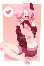 Rule 34 | 1girl, absurdres, barefoot, black bow, black nails, black sweater, blush, bow, covering own mouth, ear piercing, feet, foot focus, full body, hair bow, hair ornament, heart, highres, nona moth, off shoulder, one eye closed, original, piercing, pink eyes, pink hair, short hair, simple background, speech bubble, spiked ear piercing, spoken heart, sweater, v-shaped eyebrows, violett (k-rha)