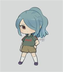Rule 34 | 1boy, androgynous, ayu (mog), blue hair, bracelet, brown eyes, brown shorts, chibi, child, closed mouth, clothes writing, feet, full body, green shirt, grey background, hair over one eye, inazuma eleven, inazuma eleven (series), jewelry, kazemaru ichirouta, kneehighs, legs apart, long hair, looking at viewer, male focus, one eye covered, ponytail, purple footwear, shirt, shoes, short shorts, short sleeves, shorts, signature, simple background, soccer uniform, socks, solo, sportswear, standing, trap, white socks