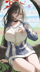 1girl absurdres amam_(64943468) black_choker black_hair black_wings blue_archive blue_jacket blue_shorts blurry blurry_background blush breasts choker feathered_wings gym_shirt gym_shorts gym_uniform hair_over_eyes halo hand_on_own_chest hasumi_(blue_archive) hasumi_(track)_(blue_archive) highres huge_breasts jacket large_breasts large_wings long_hair looking_at_viewer low_wings mole mole_under_eye official_alternate_costume partially_unzipped ponytail red_eyes red_halo shirt shorts sitting track_jacket white_shirt wings