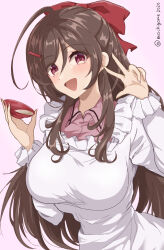 Rule 34 | 1girl, ahoge, apron, breasts, brown hair, chamumi (mochiumee), collared shirt, grey background, hair ornament, hair ribbon, hairclip, highres, kantai collection, kappougi, large breasts, long hair, mamiya (kancolle), pink shirt, plate, red eyes, ribbon, saucer, shirt, simple background, smile, solo, tasting plate, twitter username, upper body, v