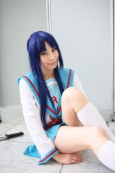 Rule 34 | ari (model), asakura ryouko, blue hair, cosplay, highres, kneehighs, knife, photo (medium), sailor, school uniform, serafuku, socks, suzumiya haruhi no yuuutsu