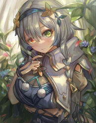 Rule 34 | 1girl, absurdres, atelier (series), atelier ryza, atelier ryza 2, blue hairband, breasts, cleavage, coat, expressionless, flower, green eyes, grey hair, hair flower, hair ornament, hairband, heterochromia, highres, large breasts, leaf, looking at viewer, outdoors, plant, pom pom (clothes), popped collar, red eyes, serri glaus, short hair, solo, upper body, yahiro (heartseek000)