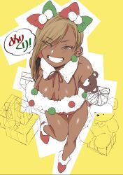 Rule 34 | 1girl, bare shoulders, blonde hair, breasts, breasts apart, butakun, christmas, dark-skinned female, dark skin, detached collar, full body, grin, large breasts, long hair, looking at viewer, original, sagging breasts, santa costume, simple background, smile, solo, stuffed animal, stuffed toy, teddy bear, thighs, translation request, yellow background